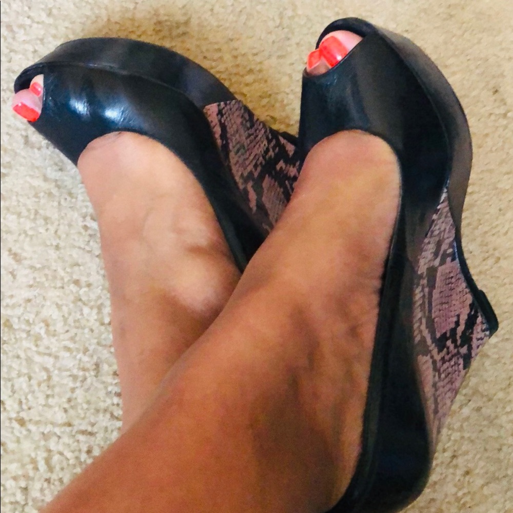 Nine West Snakeskin platform wedges